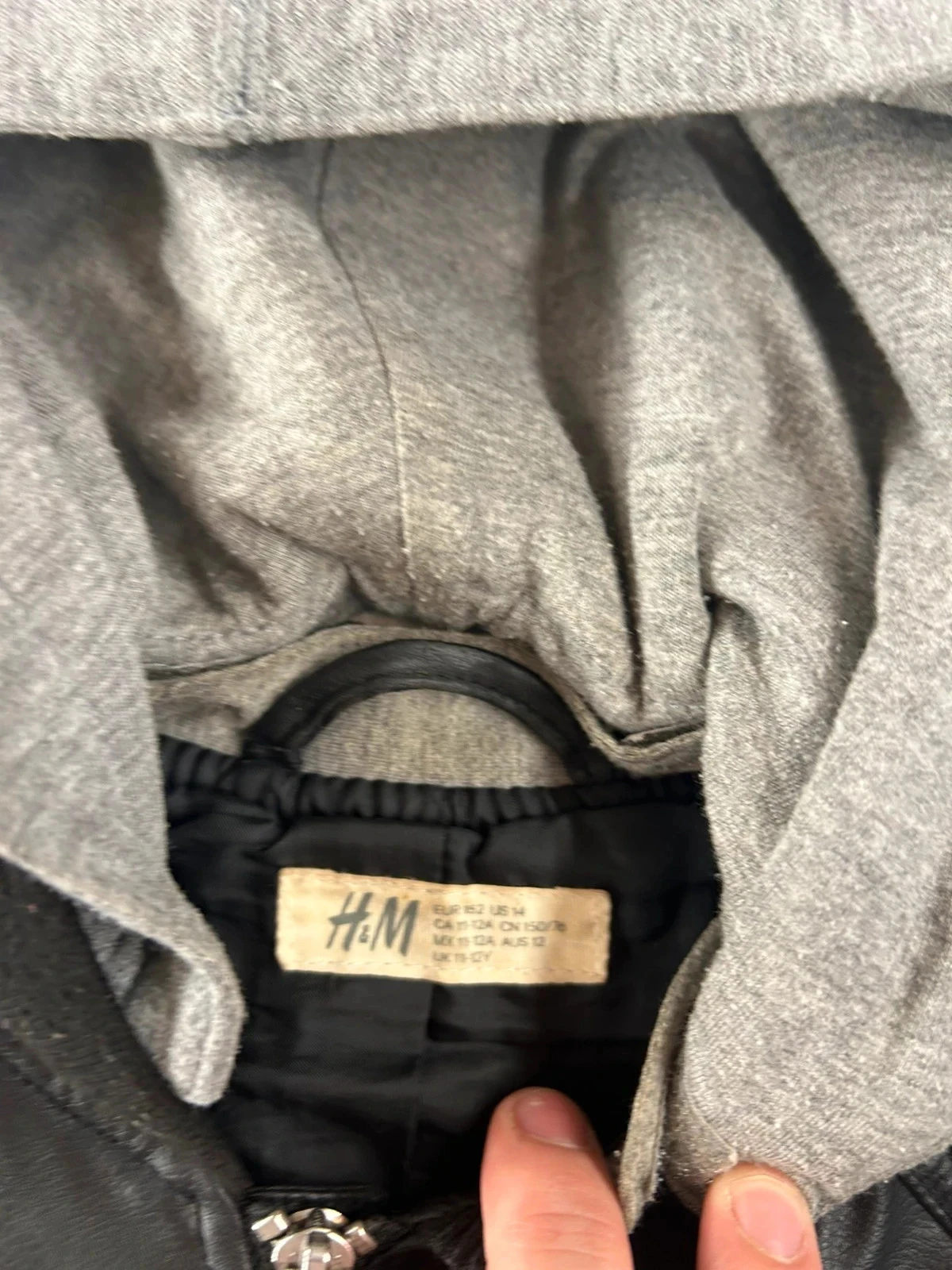 Black puffer vest h&m for children – photo 7